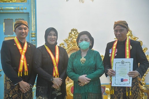 SSM Dianugerahi Gelar Adat Jawa Bersama Sejumlah Tokoh se-Indonesia